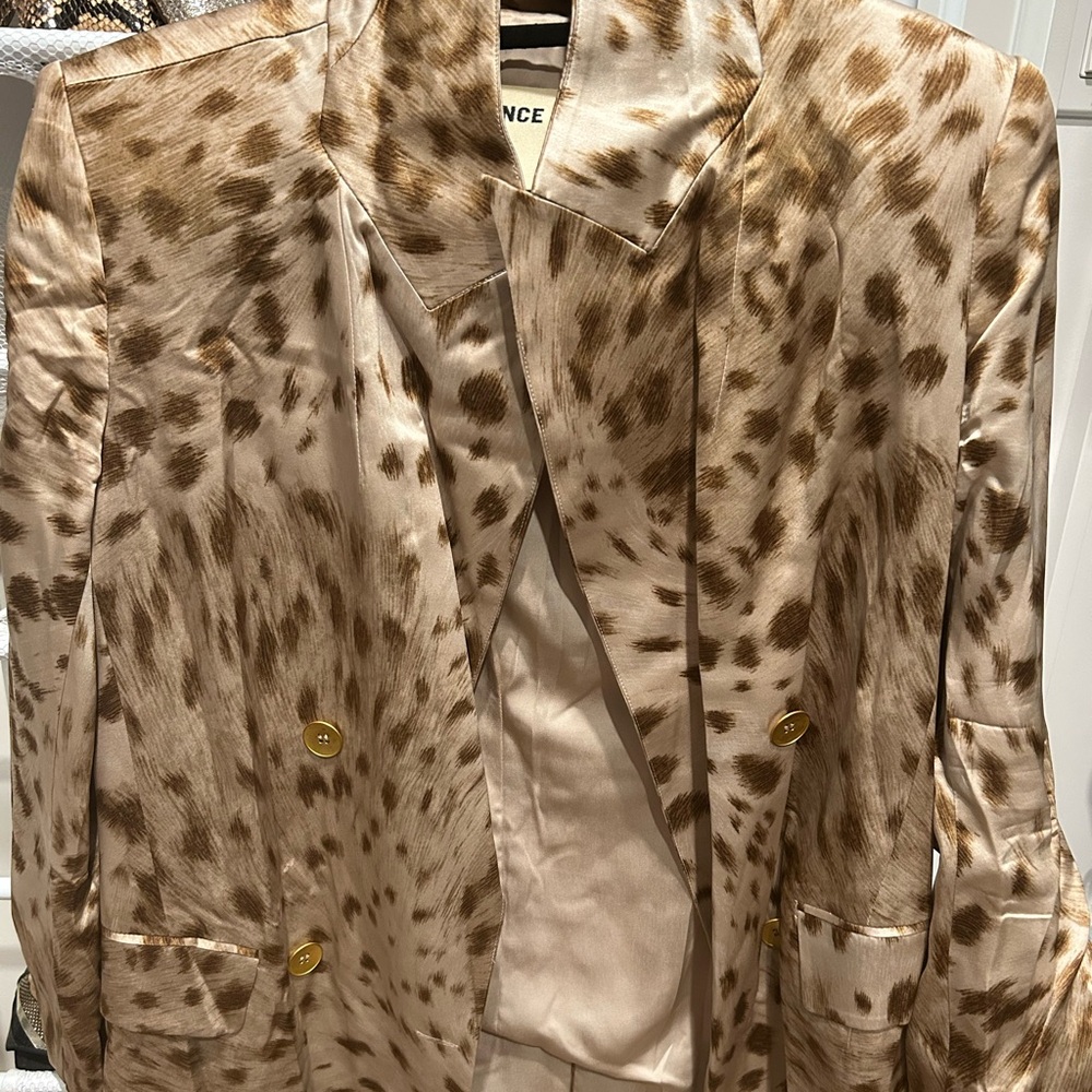 L’Agence Taryn Silk Blazer - Picture 7 of 7